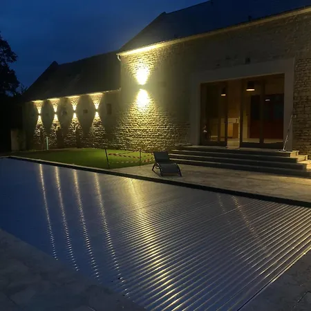 Manor In Normandy With And Pool 別荘 Lantheuil